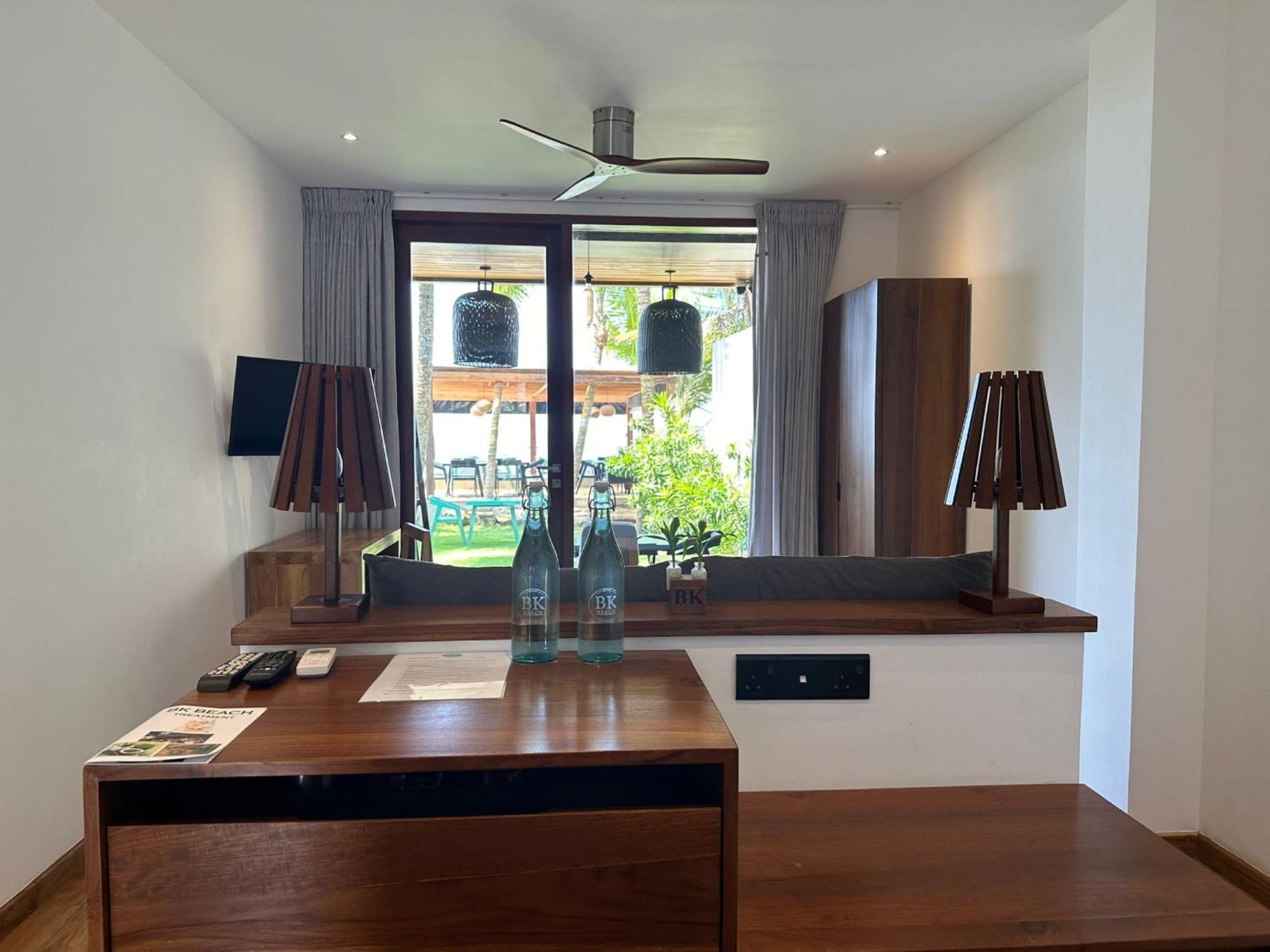 Bk Beach Boutique Hotel - Hikkaduwa Kültér fotó
