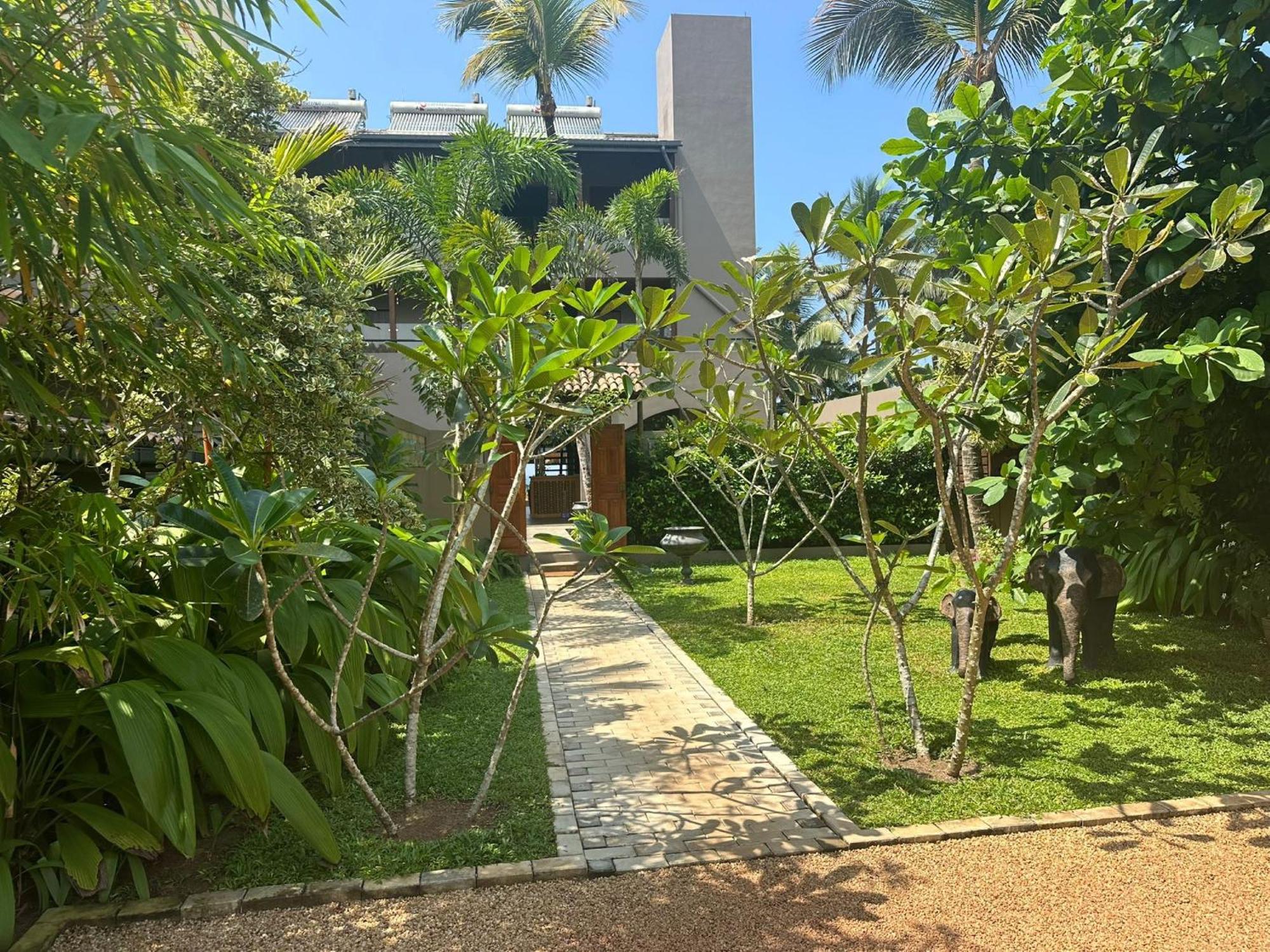 Bk Beach Boutique Hotel - Hikkaduwa Kültér fotó