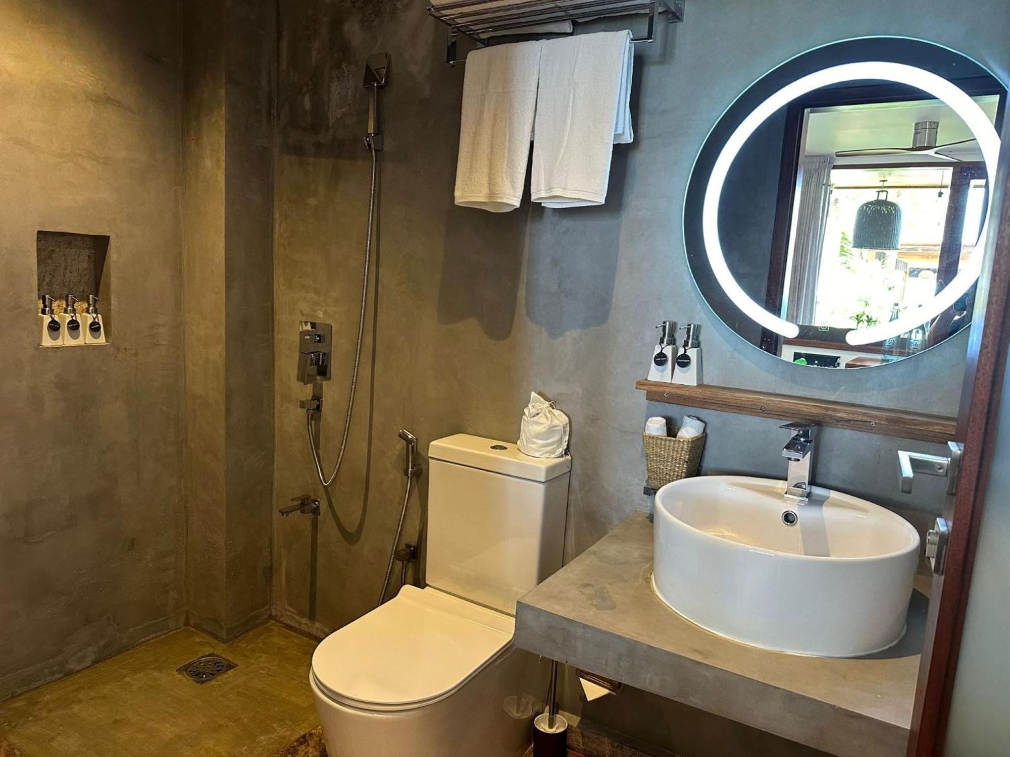 Bk Beach Boutique Hotel - Hikkaduwa Kültér fotó