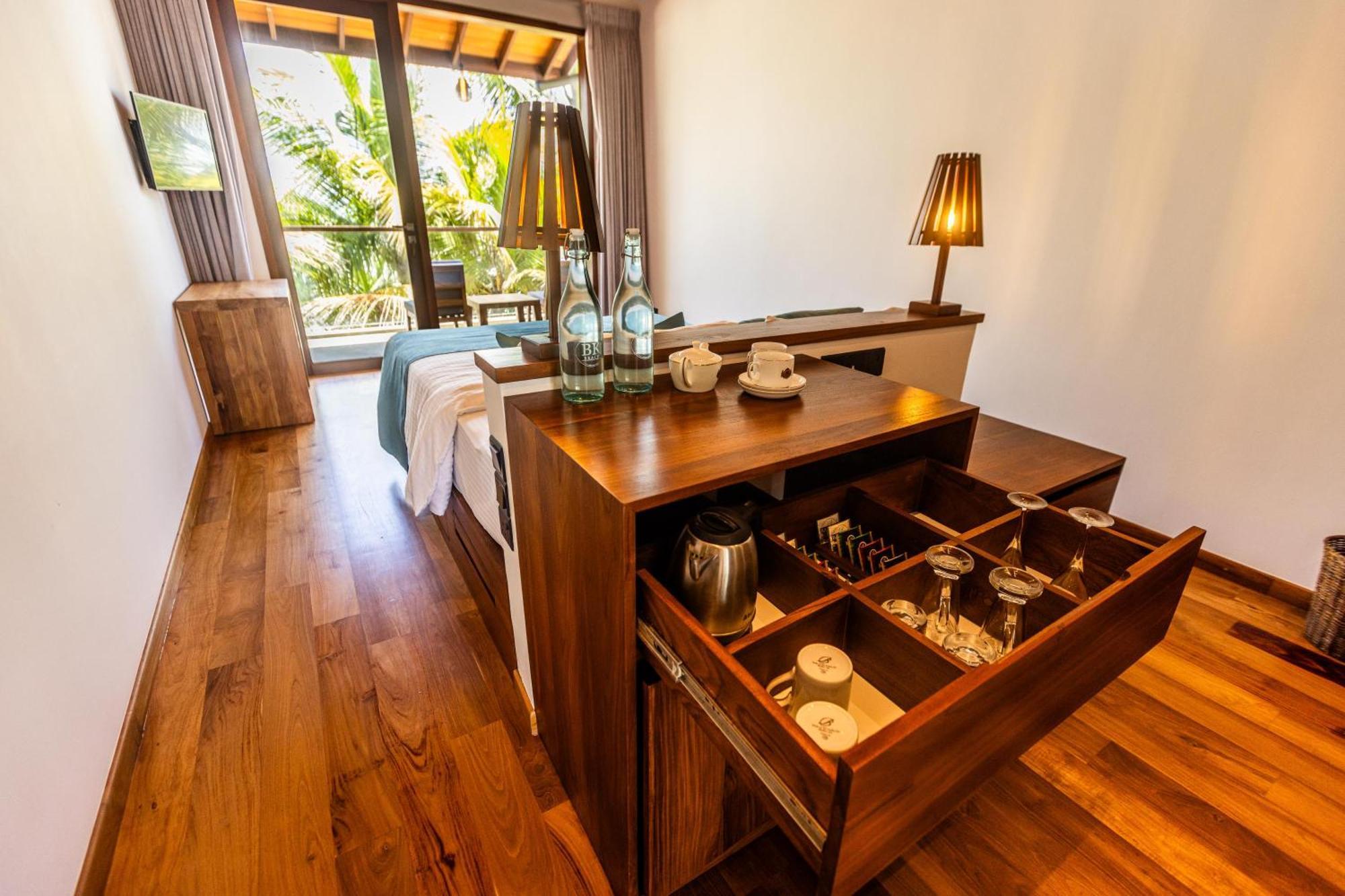 Bk Beach Boutique Hotel - Hikkaduwa Kültér fotó